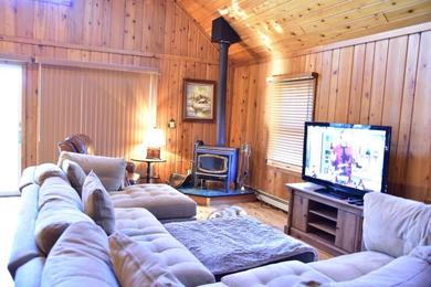 Шале Quiet and Comfy 3bed/2bath - Chalet with hot tub.