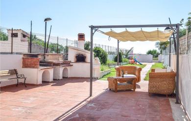 Holiday home Beautiful home in Falerna Marina with 4 Bedrooms and WiFi