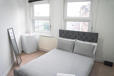Apartments Inviting 3-Bed Apartment in London