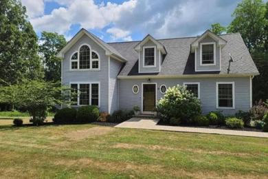 NEW! Quiet cape cod on rural lake setting!