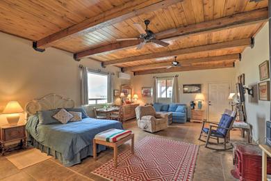  Rustic Guest Quarters on Cattle Ranch Near Winery!