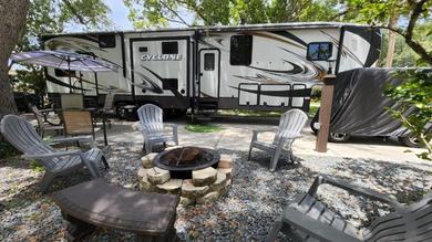 Campsite On-site RV Rental with FREE Golf Cart at River Ranch! 2bed 2ba! Great for Large Groups! 144