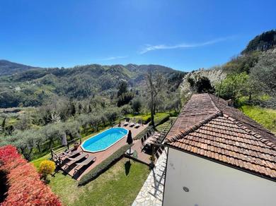 Вилла Holiday villa with private pool, spectacular views and close to Lucca Pisa Florence