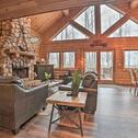 Holiday home Boyne Mountain Cabin with Hot Tub Near Resort!