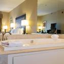 Отель Holiday Inn Express & Suites - Olathe North, an IHG Hotel