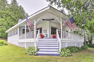 Holiday home Colorful Lake Huron Home Near Ferry and Beach!