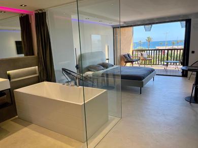 Apartments Appartement neuf climatisé - vue mer Saint-Tropez - 50m plage et port - piscine