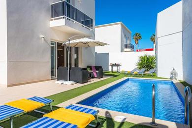  Playa de Fanabe Villa Sleeps 8 with Pool Air Con and WiFi