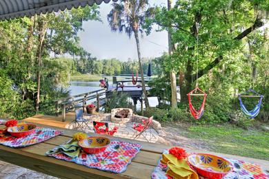 Holiday home Riverside Dunnellon House with Private Dock and Kayaks!