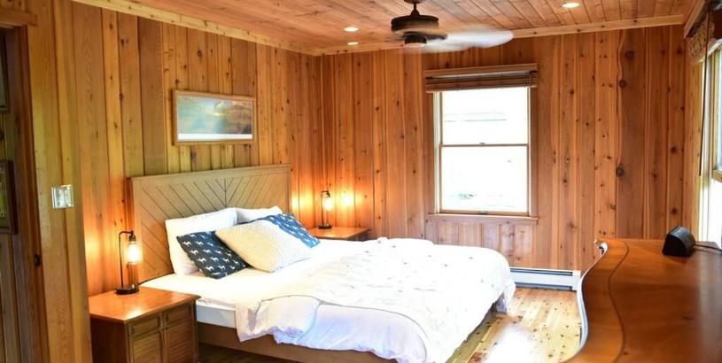 Chalet Quiet and Comfy 3bed/2bath - Chalet with hot tub.