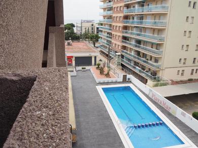 Apartments Acogedor apartamento con vistas al mar y piscina