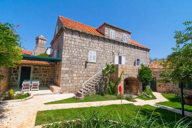 Вилла Villa Vanalucie, rural villa with private pool near Dubrovnik