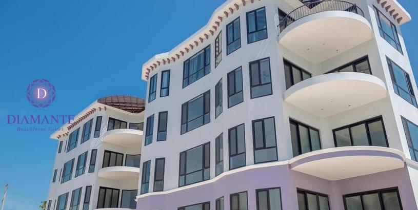 Hotel Diamante Beachfront Suites