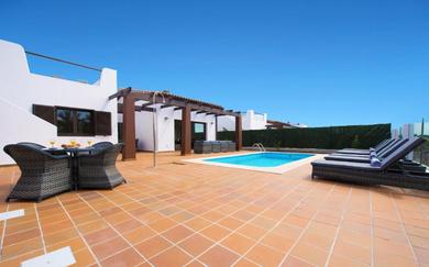 Вилла 5 star luxury villa, private heated pool, golf & sea views.