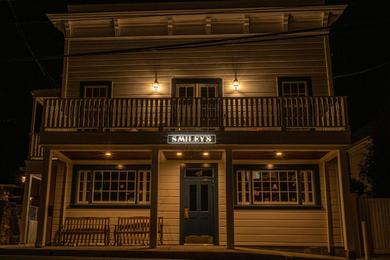 Smiley's Saloon & Hotel