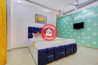 Guest house Well-Lit Stay in Delhi (Exclusive Offer!)