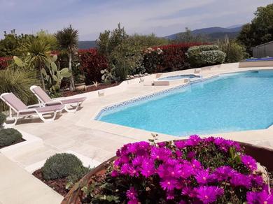 Дом отдыха Gîte provençal indépendant avec piscine chauffée : LE SUY BIEN
