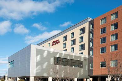 Отель Hampton Inn & Suites Grand Rapids Downtown
