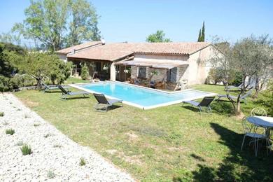 Holiday home Maison de famille avec piscine privée située à Les Taillades dans le Vaucluse, 6 personnes LS2 368 FOURCO