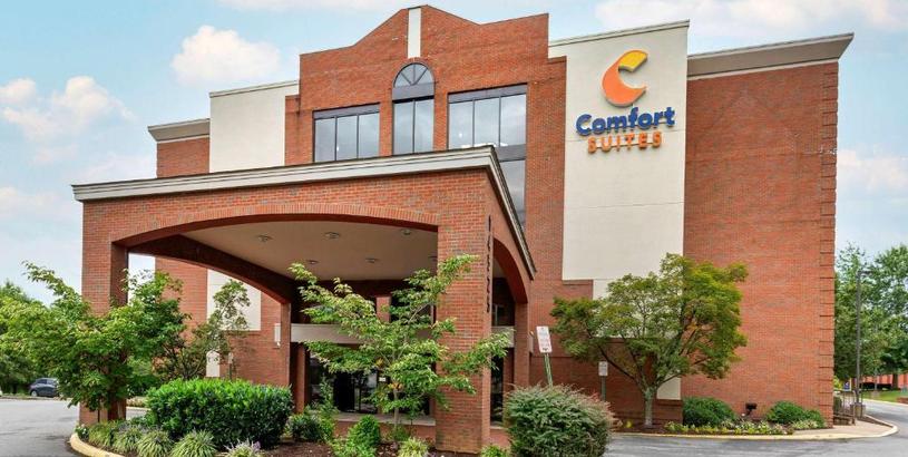 Hotel Comfort Suites Near Potomac Mills