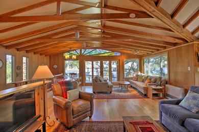 Дом отдыха Hillside Home with Deck and Views of Tomales Bay!