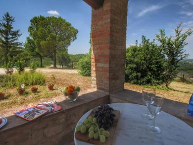 Holiday home Elegant Cottage in Tuscany with Lake View and Private Garden