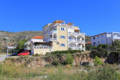 Apartments Apartments with a parking space Seget Vranjica, Trogir - 18138