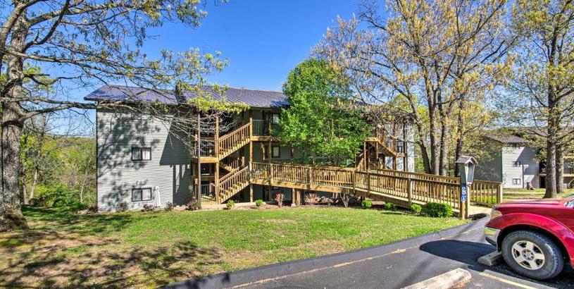 Apartments Cozy Branson Getaway, 5 Min from SDC and the Lake!