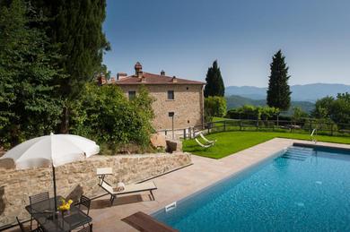 Villa Le Poggiacce Villa Sleeps 12 with Pool Air Con and WiFi