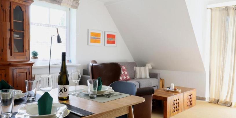 Apartments Neuerbautes Haus im Friesenstil. Moderne 2-Zimmer-Appartements mit Balkon für bis zu 4 Personen