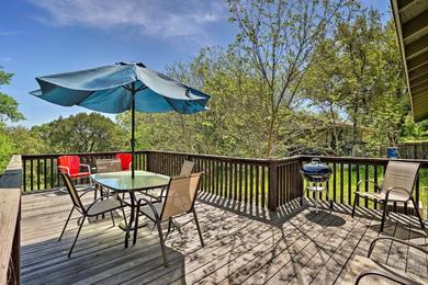 Holiday home Cozy Jonestown Home Less Than 1 Mile From Lake Travis!