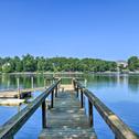 Дом отдыха Waterfont Lake Wylie Home with Yard and Fire Pit!
