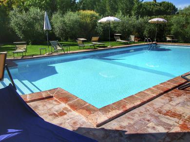 Holiday home Chic Farmhouse in Cortona with Swimming Pool