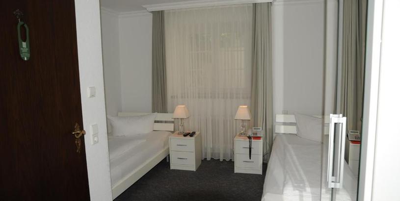 Отель Hotel Adler - Weil am Rhein / Basel