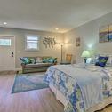 Apartments Cozy Suttons Bay Studio with Fire Pit-Walk to Beach!