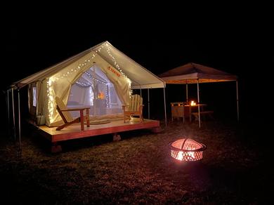 Luxury tent Tentrr Signature Site - Walker Campsite on the Riverbend Preserve