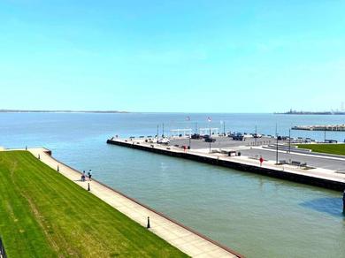 Апартаменты Waterfront condo in the heart of vibrant downtown Sandusky