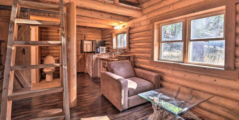 Дом отдыха Custom Bitterroot Valley Cabin with Hot Tub and Views!