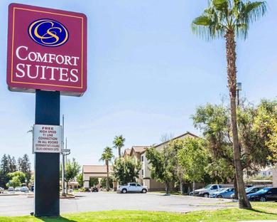 Отель Comfort Suites Bakersfield