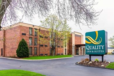 Quality Inn and Suites - Arden Hills