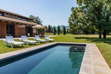 Villa La Solfa casa aislada con piscina y jardín