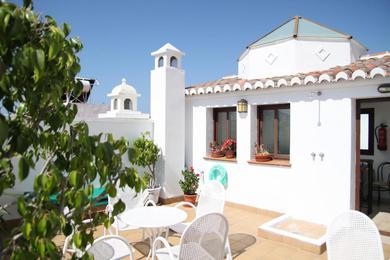 Guest house Easy Nerja Bronce