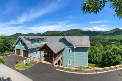 Holiday home Mountain Refuge with View, 12 Mi to Asheville!