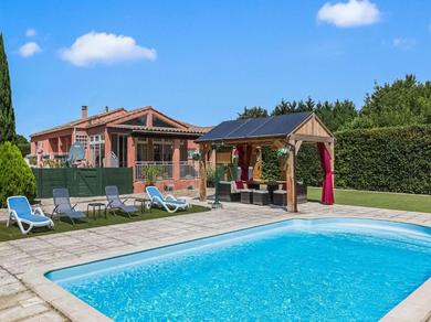 Villa Tasteful Villa in Cambieure with Private Heated Pool