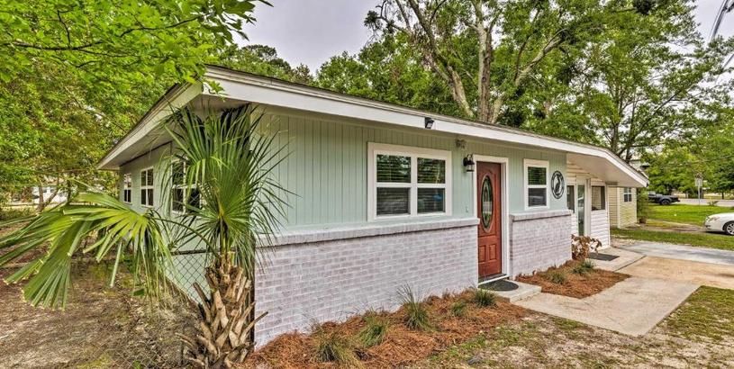 Holiday home Ocean Springs Getaway - Walk to Beach and Downtown!