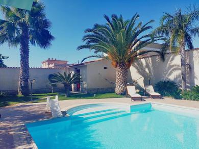 Holiday home Casa vacanza in villa con piscina!