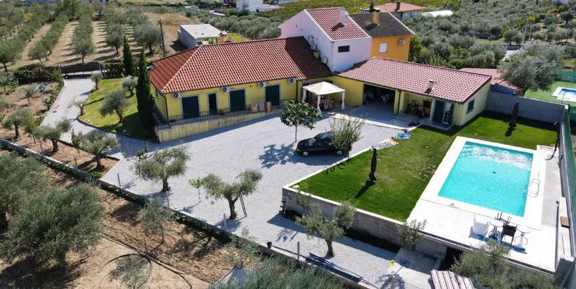 Вилла Villa with 3 bedrooms in Lodoes with wonderful mountain view private pool enclosed garden 30 km from the beach
