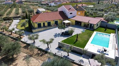 Villa with 3 bedrooms in Lodoes with wonderful mountain view private pool enclosed garden 30 km from the beach