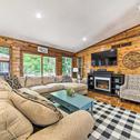 Дом отдыха Woodsy Home with View, 1 Mi to Lake Shelbyville