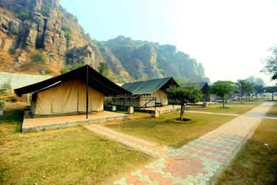 Campsite Camp Wild Dhauj at Aravali Valley